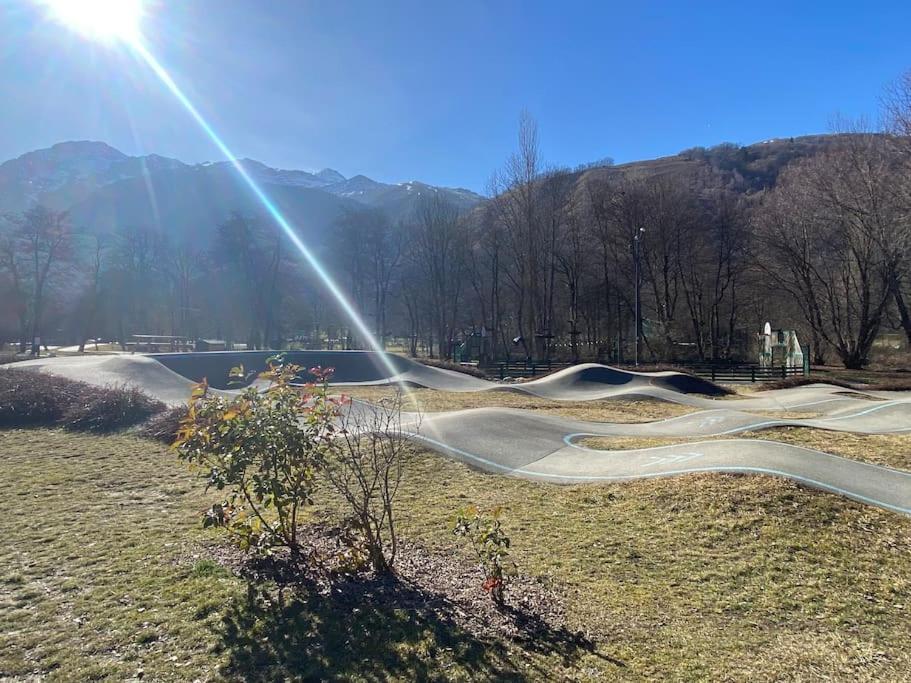 Charmant T4 Duplex Vue Montagne Loudenvielle Luaran gambar